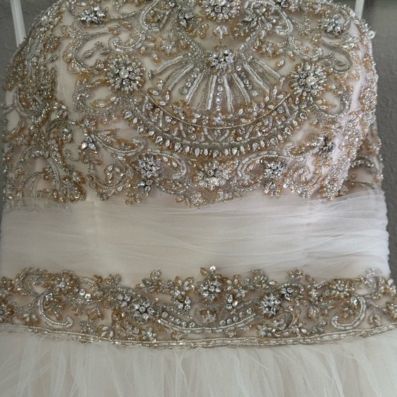 Casablanca Bridal Gown - Picture 12 of 16